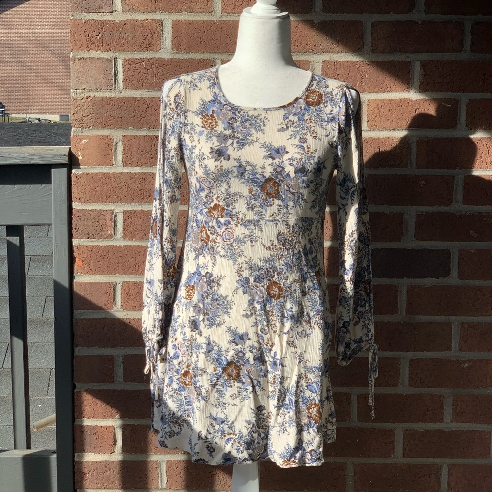 American Eagle Cold Should Floral Dress
